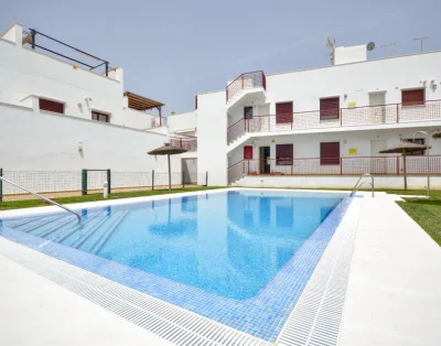 Apartamento con piscina y wifi