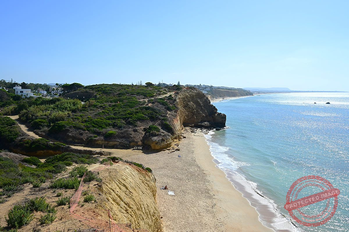 Vistas laterales de la cala Puntalejo