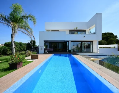 Casa entre dos luces