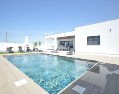 Villa moderna con piscina privada